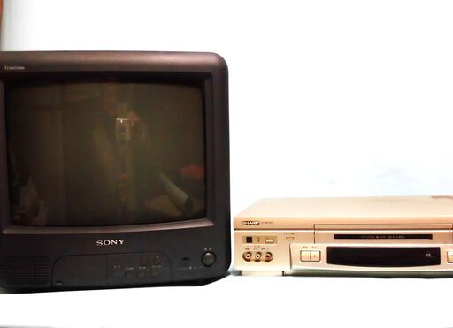 SHARP製VHS ビデオレコーダー及び ソニー製１４インチ トリニトロン カラーTV　中古 セット