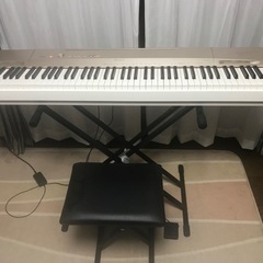 カシオ　電子ピアノ　　