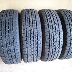 スタッドレスタイヤ　195/65R16　ライズ　ロッキーに