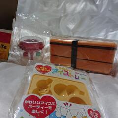 お弁当箱＋タレ入れ