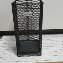 傘立て　綺麗だとおもいます。洗ってあります。　そこを外すことがで...