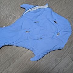 サメ型おくるみ　ベビーカー設置可の画像