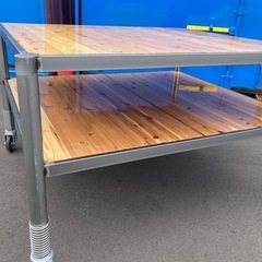 【OF-21】横幅120cm アパレル什器 陳列台 ディスプレイテーブル 作業台 アイアンスチール 天然木 キャスター付 展示台 雑貨 飾り台 店舗什器　検)事務机　オフィス チェア　会議 椅子　ロッカー　ミーティングテーブル　応接ソファ 店舗 事務所 什器　書庫 本棚 ラック デスク スチール 美品多数 格安 【中古オフィス家具】の画像