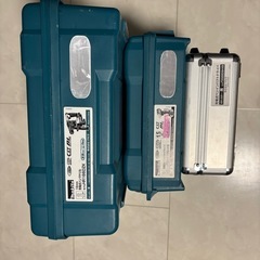 マキタ ケースと充電器の画像