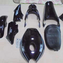 手渡しのみ　ゼファー1100  玉虫ライン タンクカバーと他外装...