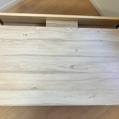 コンセント付きテーブル　の画像