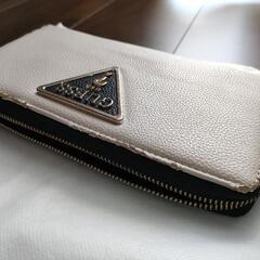 GUESS　財布の画像
