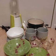 食器とジューサー(ミキサー) 新生活応援