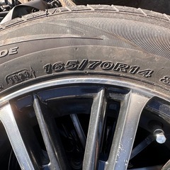 日産　マーチ　ノート　ホイールタイヤセット　4本タイヤサイズタイヤ165/70R14  タイヤ年式2023年の画像