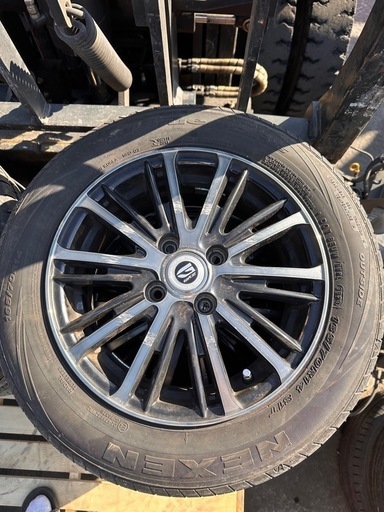 日産　マーチ　ノート　ホイールタイヤセット　4本タイヤサイズタイヤ165/70R14  タイヤ年式2023年
