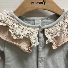 cottoli コトリ くすみブルー フリル付きロンパース 70cmの画像