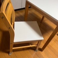 ダイニングテーブル＆チェアの画像