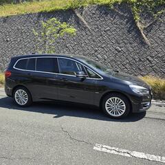 BMW 218d 7人乗り