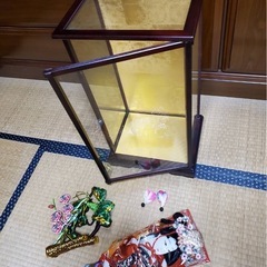 羽子板ガラスケース入りの画像