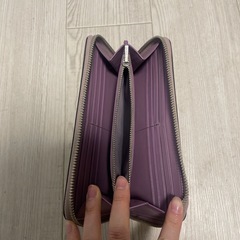 COACH 長財布（パープル、ビーズ付き） の画像