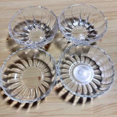 昭和レトロ　ガラス製花形ボウル4枚セットカットガラス　アンティー...