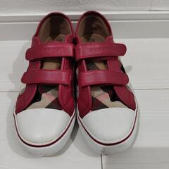 BURBERRYのキッズスニーカー