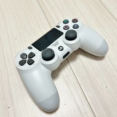 【おすすめ品】PS4 Pro　1TBモデル（コントローラー２台付き）の画像