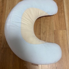 エールべべ授乳クッション