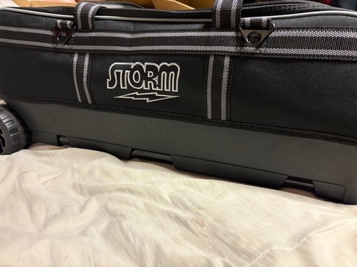 【超美品】STORM3ボールキャリーケース＆ラウンドワンシングルボールケース 超美品】STORM3ボールキャリーケース＆ラウンドワンシングル