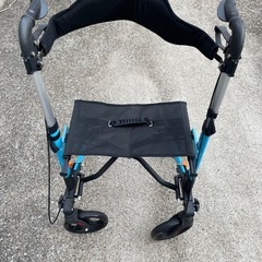 欧州風高齢者歩行器多機能ウォーカー　折りたたみ式　美品の画像