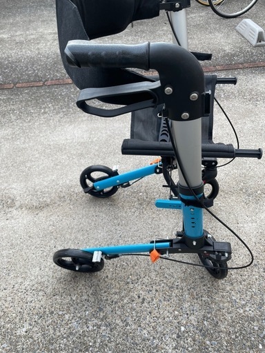 欧州風高齢者歩行器多機能ウォーカー　折りたたみ式　美品