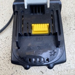 マキタ　18v 充電器、バッテリーセット
の画像