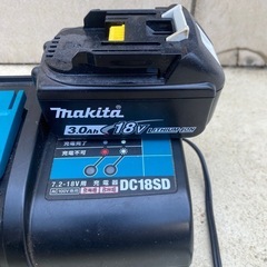 マキタ　18v 充電器、バッテリーセット
の画像