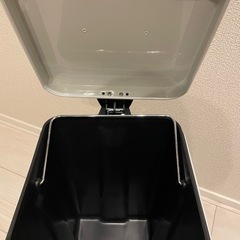 ペダルビン ゴミ箱 ダストボックス フタ付きゴミ箱の画像