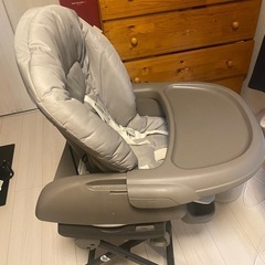 combi ハイローチェアの画像