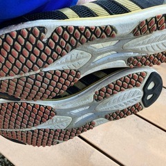 アディダス匠ランニングシューズの画像