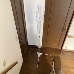 ニトリ　パラソル型　物干しスタンド の画像