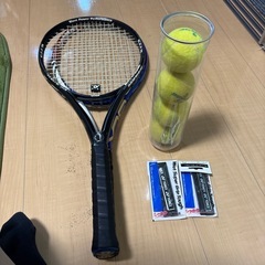 テニスラケット　テニスラケット　ボール　グリップの画像