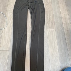 adidas レディースレギンス　カーキXS