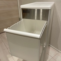 《お取引者様決定》【元値11800円】ゴミ箱 ダストボックス 分別スイングステーション 耐熱性天板付きの画像