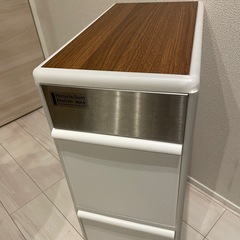 《お取引者様決定》【元値11800円】ゴミ箱 ダストボックス 分別スイングステーション 耐熱性天板付きの画像