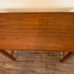 天然木製シンプルテーブル　アンティーク調　保護マット　引き出し付きの画像