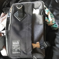 WOLTのボディーバッグ