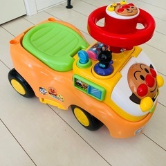 アンパンマン車おもちゃ