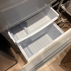 SHARP冷蔵庫の画像