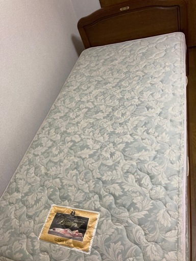 美品　シモンズ　シングルベッド&マットレス　ゴールデンバリュー