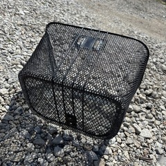 自転車のカゴの画像