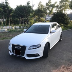 アウディA4アバント Sライン 4WDの画像