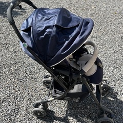 コンビ　A型ベビーカー　メチャカルハンディ　オート4キャス