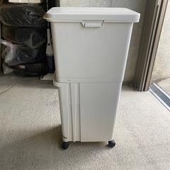 2段式ゴミ箱の画像