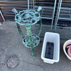花置き台　3台他　園芸セットの画像