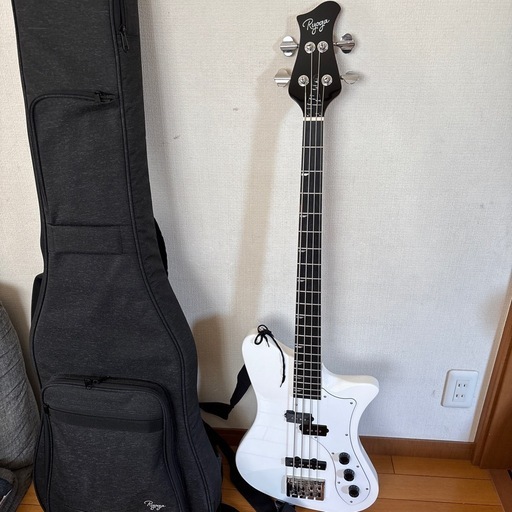 エレキ
ベース　リョーガ