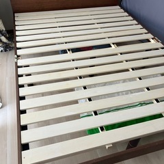 美品・ダブルベッドフレーム