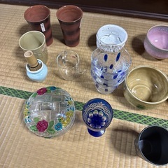 ガラス食器など多数の画像