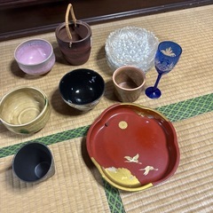 ガラス食器など多数の画像